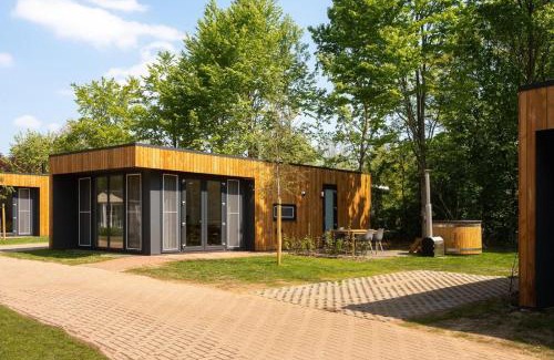 Zuna Ski Chalet | Group accommodation [7x Happy Oak Lodge 28p]