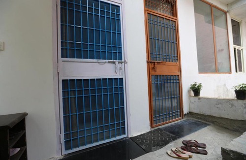New Delhi Bed & Breakfast | GROUP FRAME