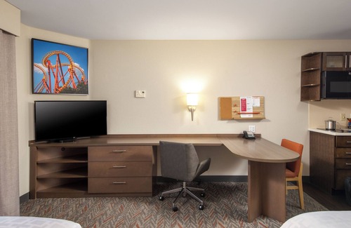 Anaheim Resort Hotel | Group‑Ready Stay! 3 Studio Units | Fitness Center, Pool, Near Parks & Disneyland