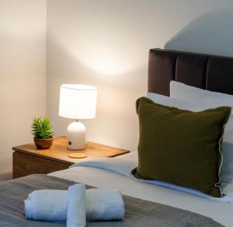 Rolleston Apartment | Group Retreat Near Top Wedding Venues plus Games Room