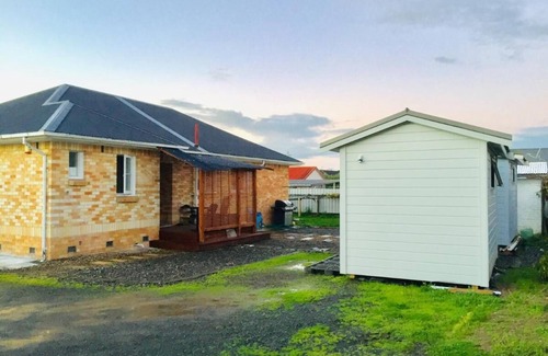 Hamilton East House | Group stay upto15