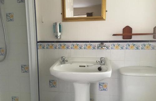 Oakengates Bed & Breakfast | Grove House Guest House