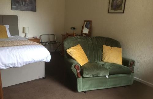 Oakengates Bed & Breakfast | Grove House Guest House