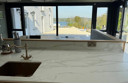 Schull House | Grove House Schull, Harbour Views, walking distance to all amenities