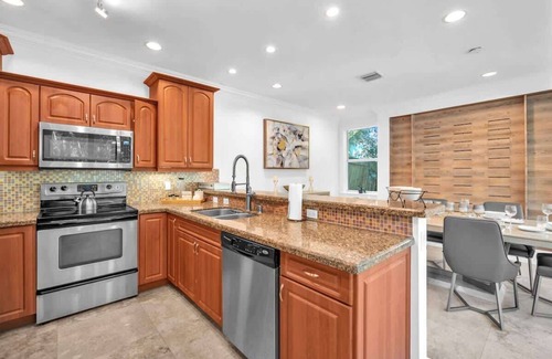 Coconut Grove House | Grove Walk Manor | 3BR Oasis in the Grove