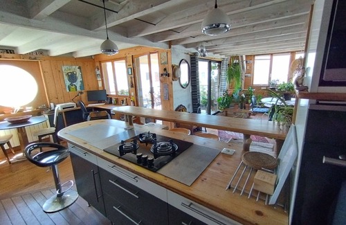 Gruissan Plage Ski Chalet | Gruissan plage, 100 m from the beach, sea view 4 people, atypical chalet!