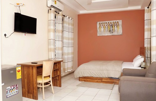 Ogbodjo Hotel | GSM Crown Inn Hotel