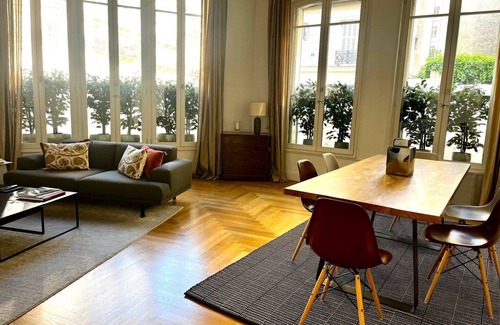 Quartier de la Plaine-de-Monceaux Apartment | GuestReady - Luxurious Charm near Arc de Triomphe