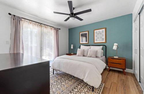 Pioneer Trail House | Guadalupe Getaway - Pets - Hot Tub - AC