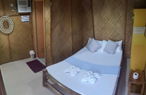 Daanbantayan House | Guanna's Place Room and Resto Bar