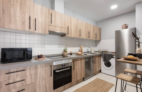 Cuatro Caminos Apartment | Guban - 2 bedroom and balcony in Azca