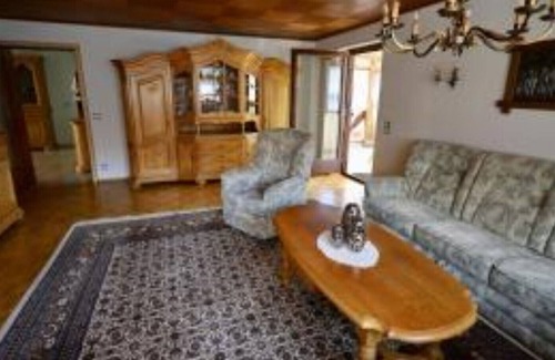 Neustadt-Hambach House | Guesthouse Maria with 160 square meters in a quiet location with a beautiful winter garden