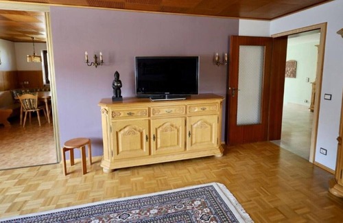 Neustadt-Hambach House | Guesthouse Maria with 160 square meters in a quiet location with a beautiful winter garden