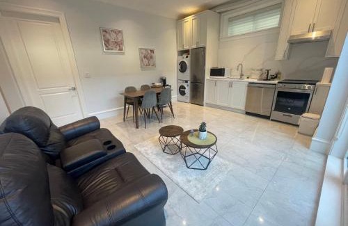 Arbutus Ridge House | Guest Bedrooms in Vancouver West