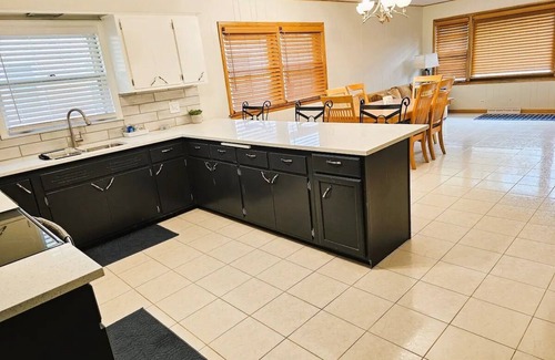 Franklin Park House | Guest favorite Spacious Home near Chicago O'Hare Airport