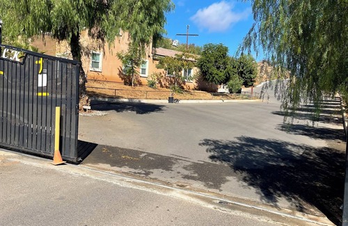 Perris House | Guest house at a private resort in Good Hope Area