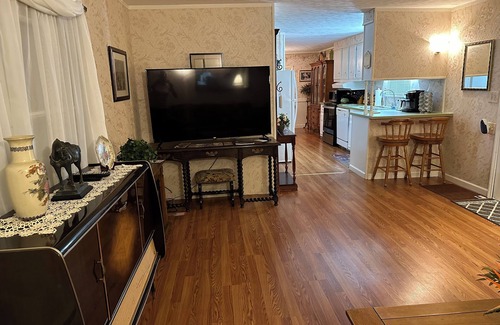 Greenville House | Guest House Catskill Mountains Private Backyard Fire Pit BBQ Grill Ski Golf Hike
