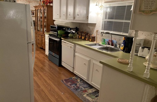 Greenville House | Guest House Catskill Mountains Private Backyard Fire Pit BBQ Grill Ski Golf Hike