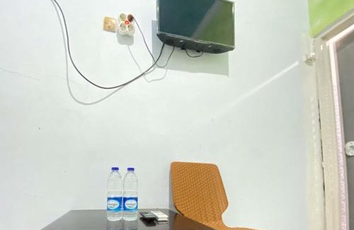 Slawi Hotel | Guest House Hj Muriyah Syariah Slawi Mitra RedDoorz