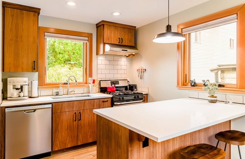 Alphabet Historic District House | Guest House in the Heart of the Alphabet District- Monthly rental only