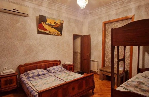 Kutaisi House | Guest House Kharabadze Family