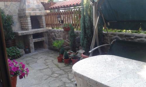 Teteven House | Guest House Lori