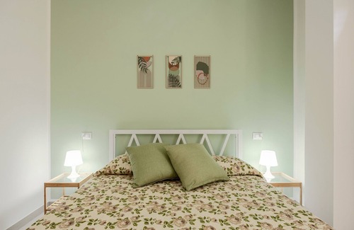 Capaci House | Guest House 'Lovi Room' with Private Terrace, Wi-Fi and Air Conditioning