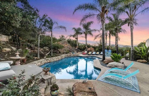 Calabasas House | Guest House Malibu Retreat w/SALT pool Jacuzzi