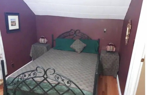 Manitoulin District House | Guest House - Manitoulin Cottage
