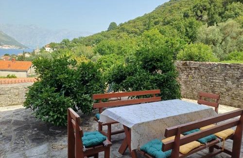 Donja Kostanjica House | Guest House Maza