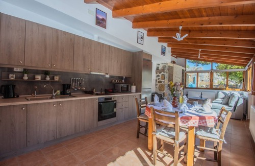Mesa Lasithion House | Guest House "Skapani's House" with Mountain View, Shared Terrace & Wi-Fi