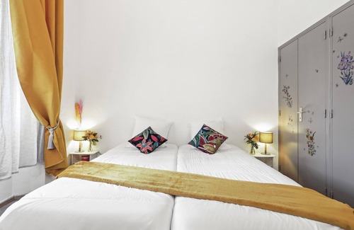 Chateaudouble House | Guest House 'Soleil' with Shared Terrace and Wi-Fi