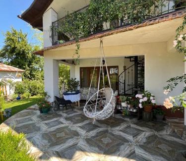 Grigoleti House | Guest house “Tamari’s”