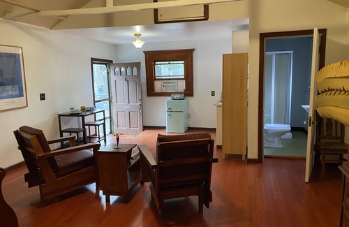 Historic Filipinotown House | Guest/loft house close to downtown Los Angeles.