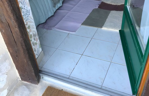 Durtal Bed & Breakfast | Guest Room 'Romantic' with Shared Garden and Wi-Fi