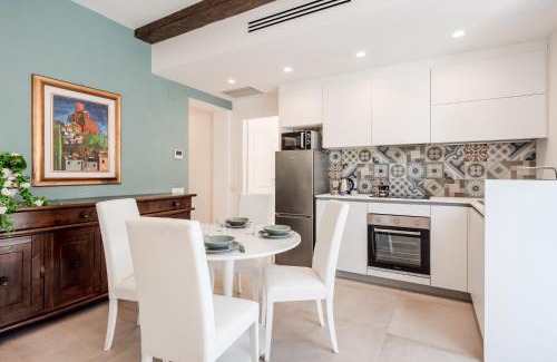 Luni Apartment | GuestHost - Mare Monti Apartments 1-5-6-8