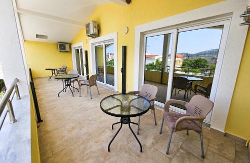 Bjelisi House | Guesthouse Lole