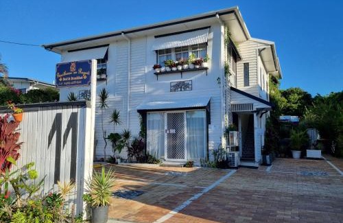 Caloundra House | GUESTHOUSE on REGENT Bed & Breakfast