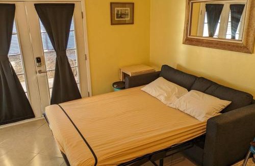 Campus Farm Apartment | Guesthouse w/private access and patio