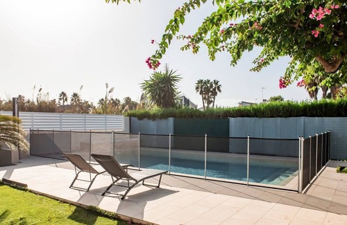 Playa de Almarda Ski Chalet | GuestReady - Amazing Beachfront Dwelling