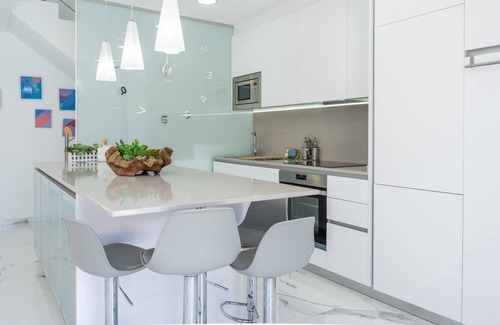 Masnou Apartment | GuestReady - April Rose Pool Apartments Duplex