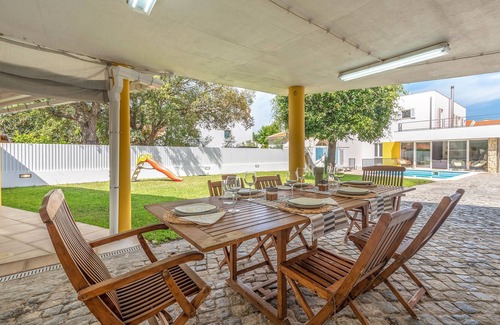 Vila Nogueira de Azeitao House | GuestReady - Azure Eyes