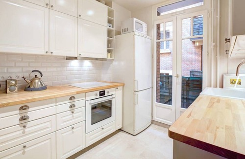 Auteuil Apartment | GuestReady - Bright Flat at Porte d'Auteuil Metro