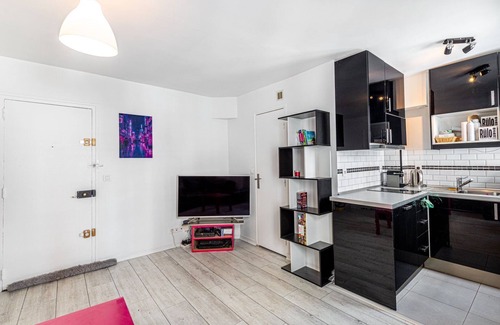Hopital Saint-Louis Apartment | GuestReady - Canal St-Martin Retreat