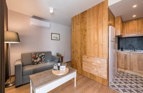 Bonfim Apartment | GuestReady - Crayon Walls 3rd