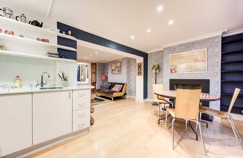 Oval Apartment | GuestReady - Flat Near The Oval Cricket