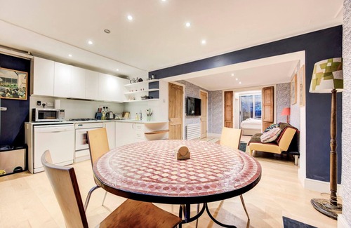 Oval Apartment | GuestReady - Flat Near The Oval Cricket
