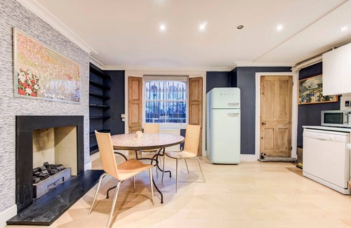 Oval Apartment | GuestReady - Flat Near The Oval Cricket