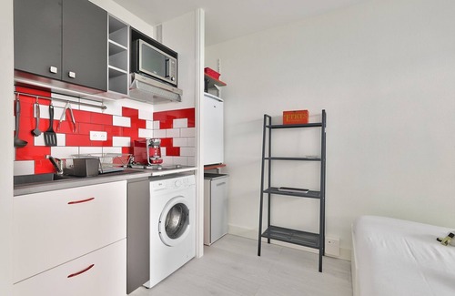 Silly-Gallieni Apartment | GuestReady - Cozy quiet studio with garden level