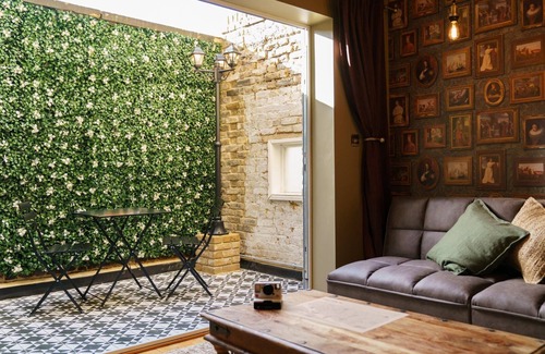 Riverside Apartment | GuestReady - Historic design-led stay in London